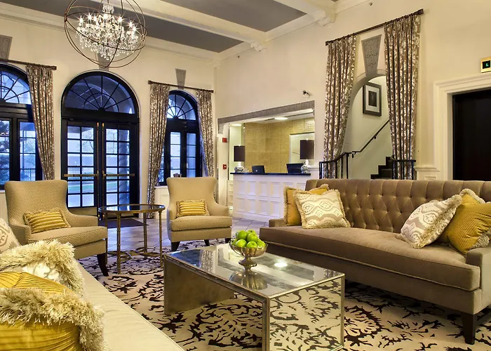 Hotel Ambassador Tulsa, Autograph Collection 4*